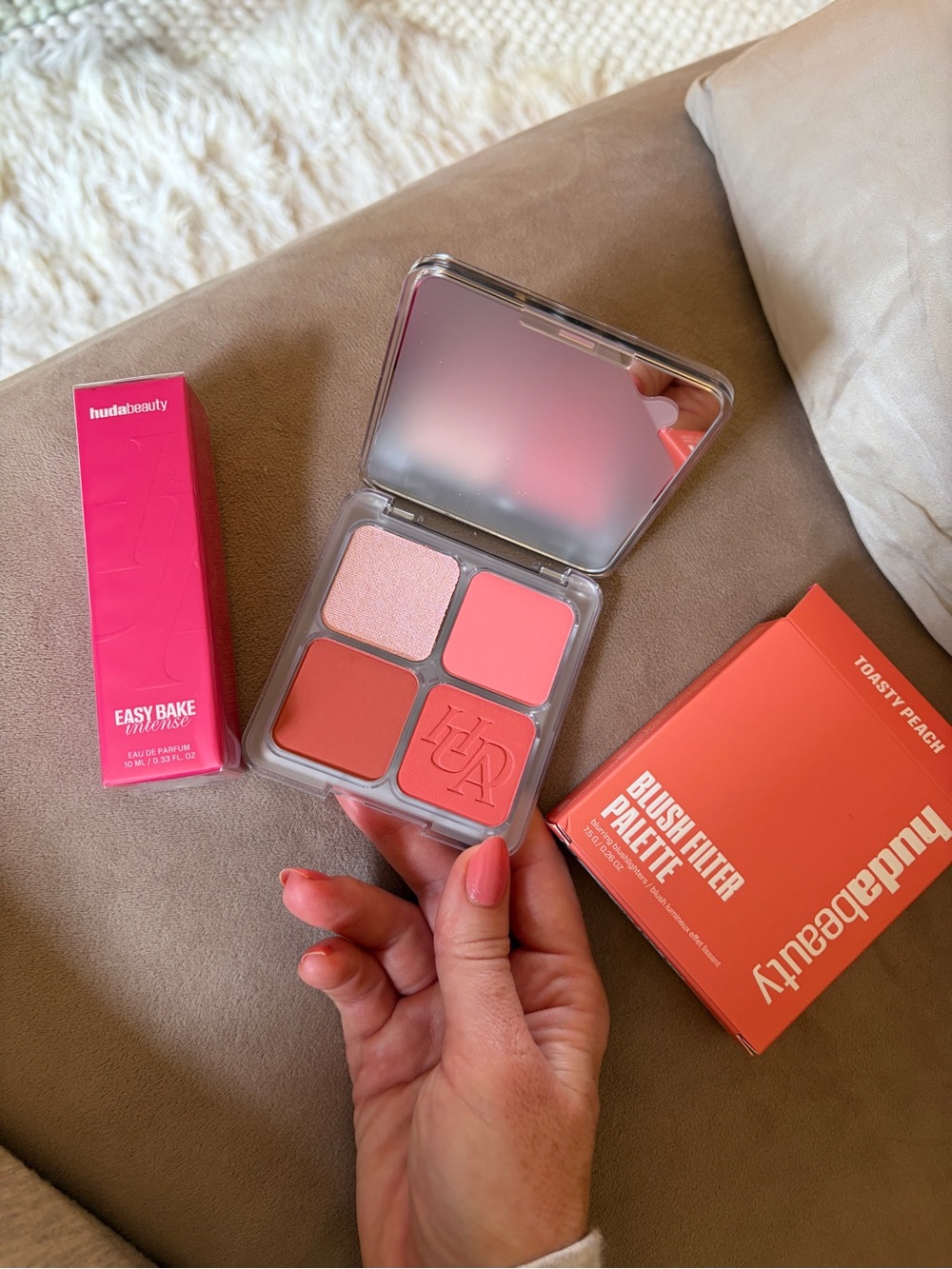 huda blush filter palette toasty peach and easy bake intense